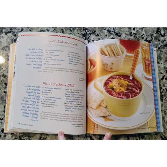 Gooseberry Patch Everyday Slow Cooker Cookbook 260 Recipes Comfort Food Softcove - Picture 10 of 12